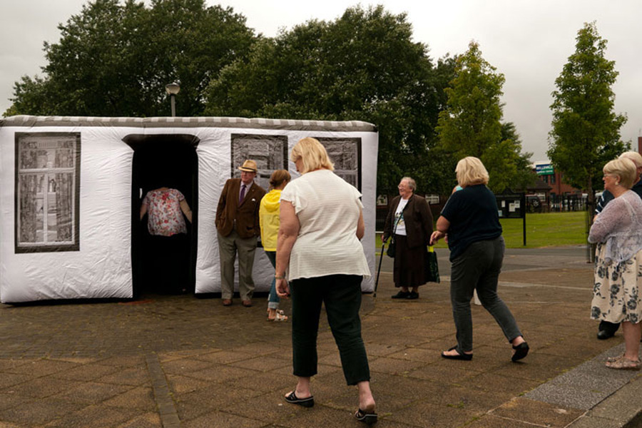 audience enter the inflatable the prefab