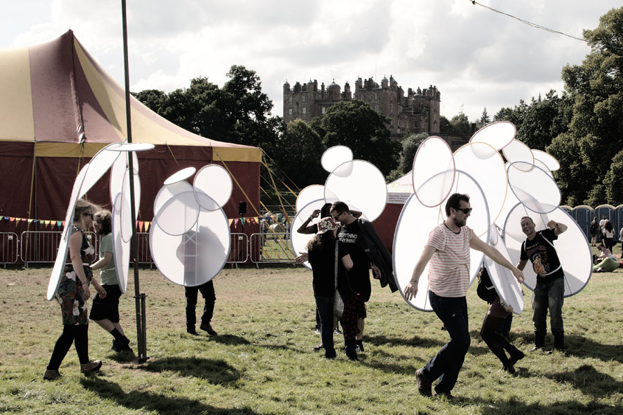 people pavillion breaks up at electric fields